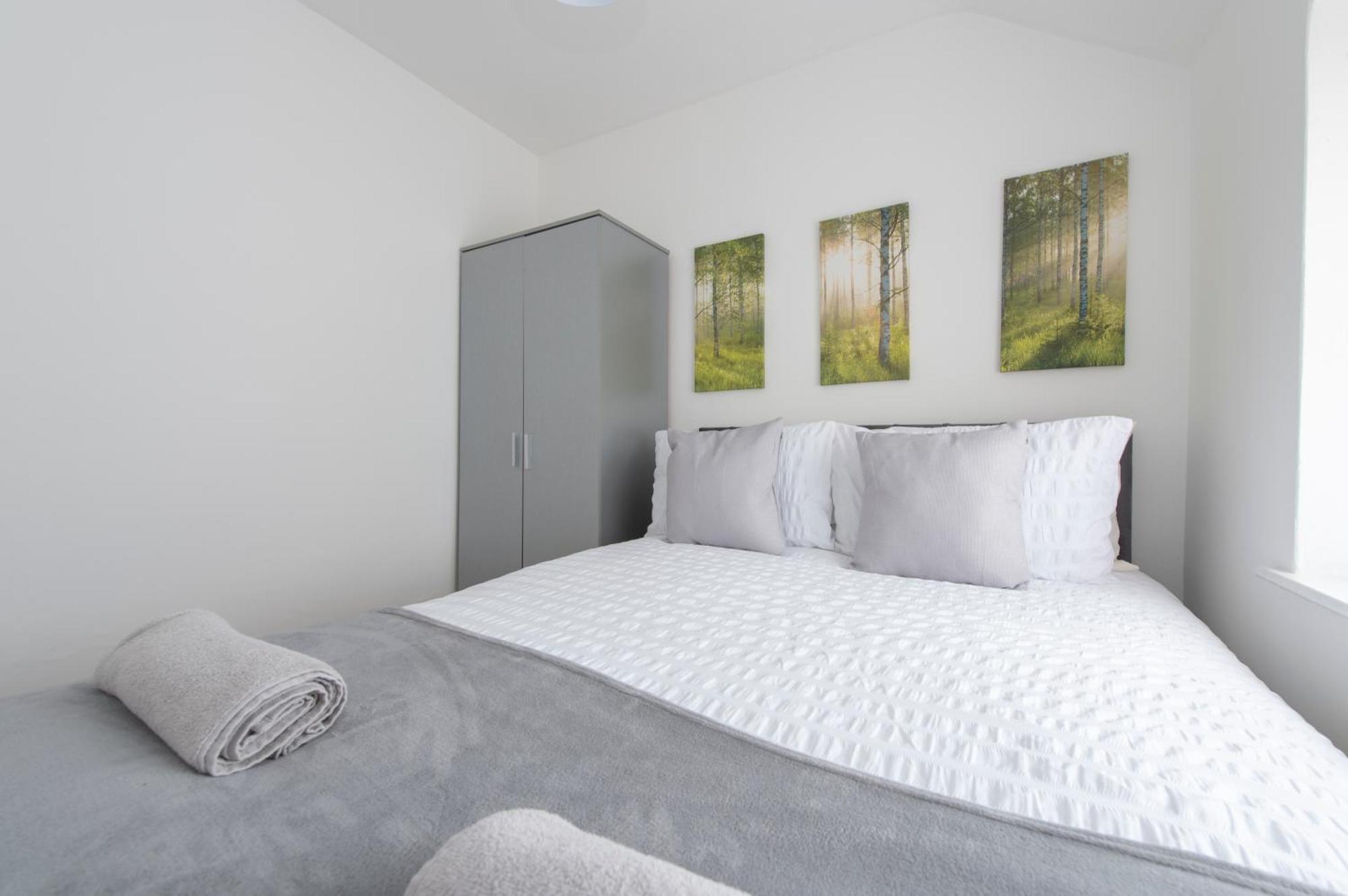 3 Bed House In Rochester 4 Beds Sleeps 7 Wainscot Exteriér fotografie